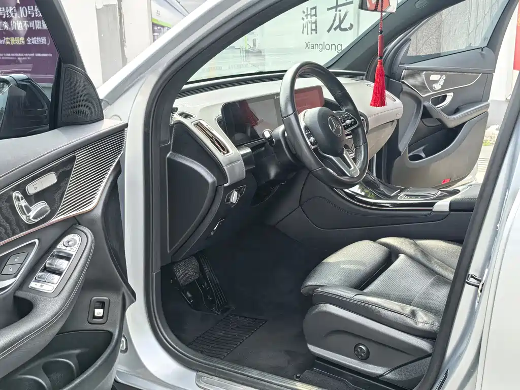 Mercedes-Benz EQC — миниатюра 3