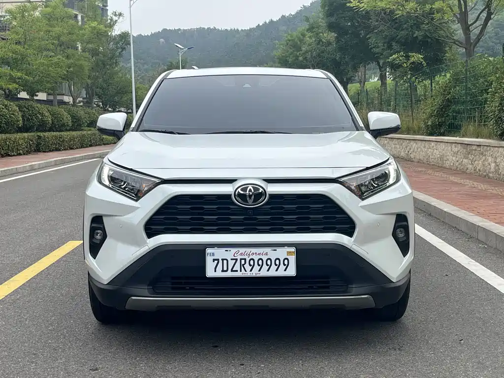 Toyota RAV4 2024 2.0L CVT