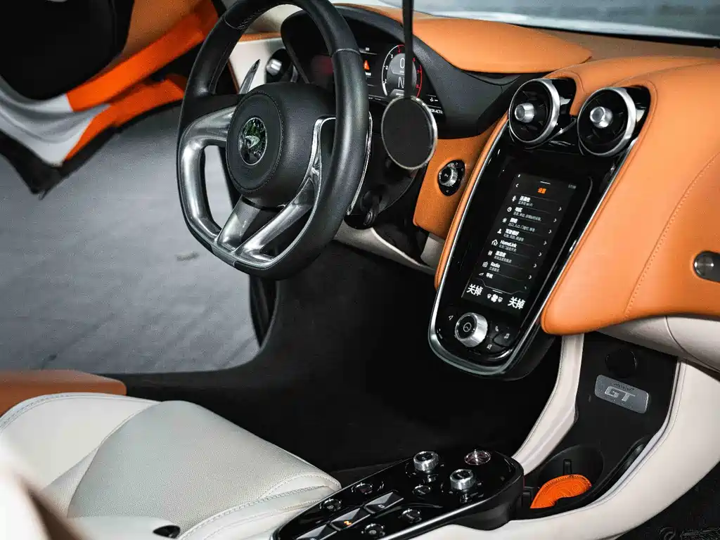 McLaren GT — миниатюра 8