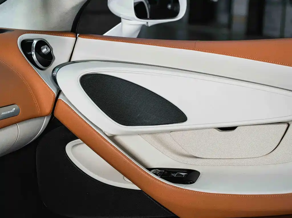 McLaren GT — миниатюра 14
