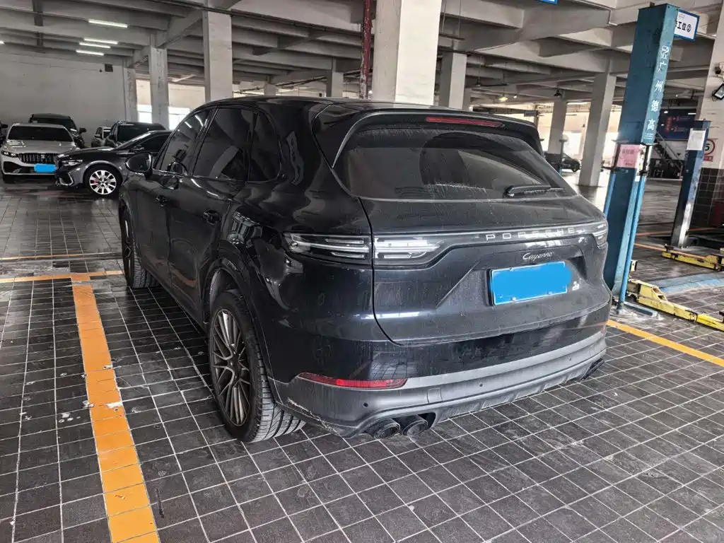 Porsche Cayenne — миниатюра 4