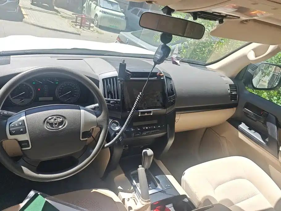Toyota Land Cruiser — миниатюра 12