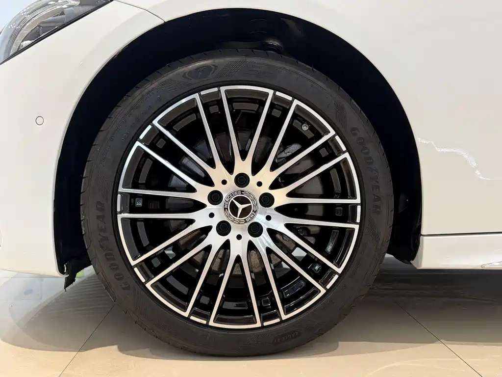 Mercedes-Benz C-Class — миниатюра 3