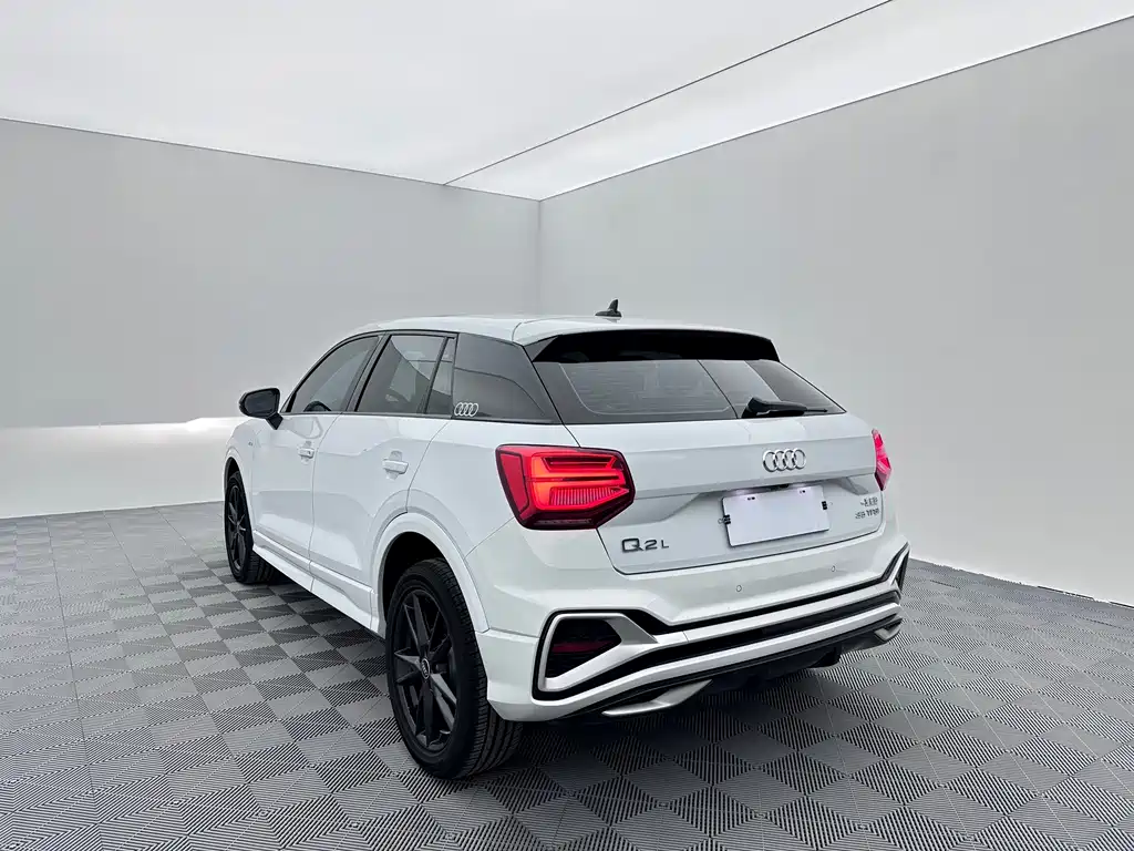 Audi Q2L — миниатюра 4