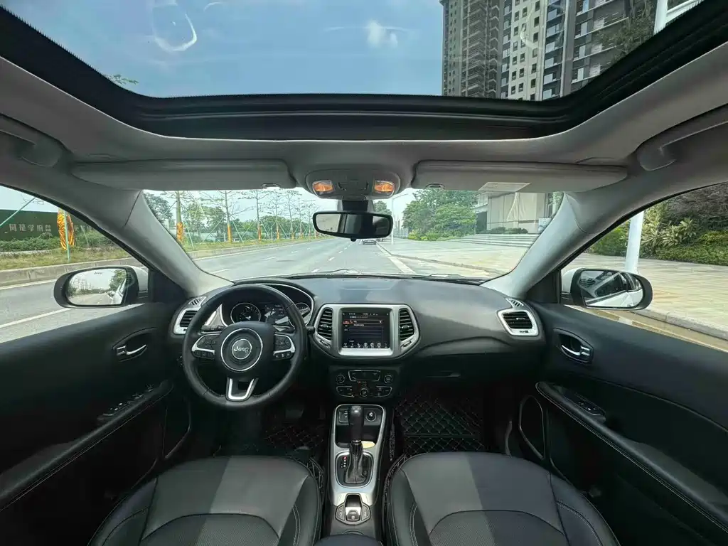 Jeep Compass — миниатюра 5