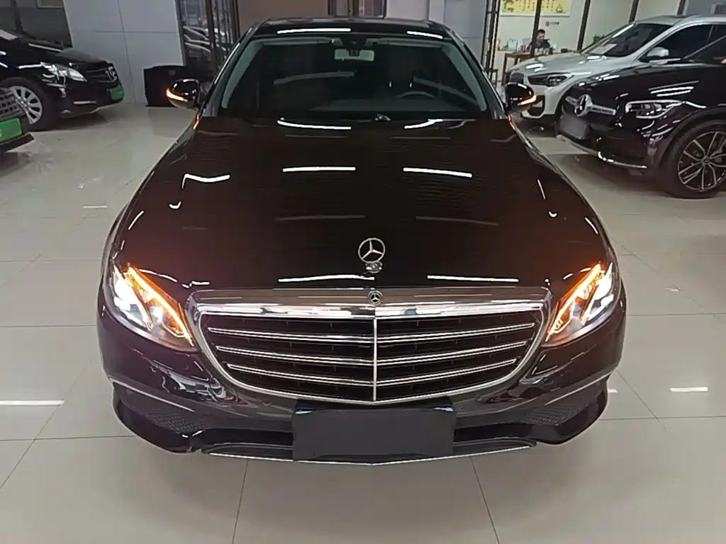 Mercedes-Benz E-Class — миниатюра 3