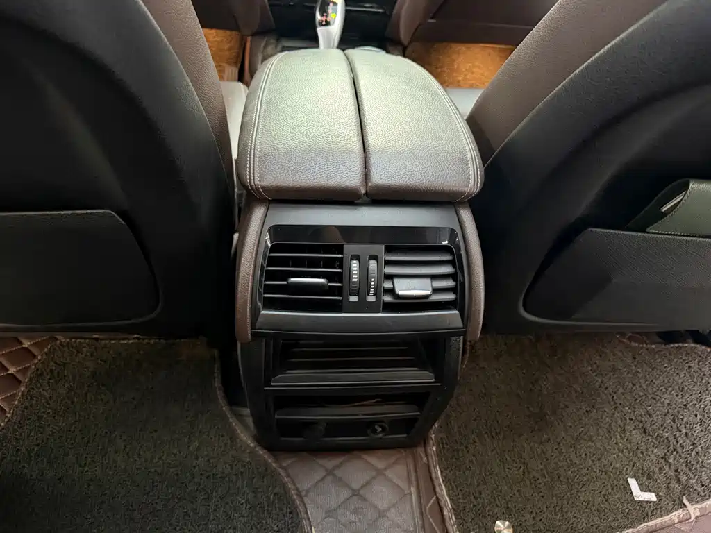 BMW X5 (Import) — миниатюра 13