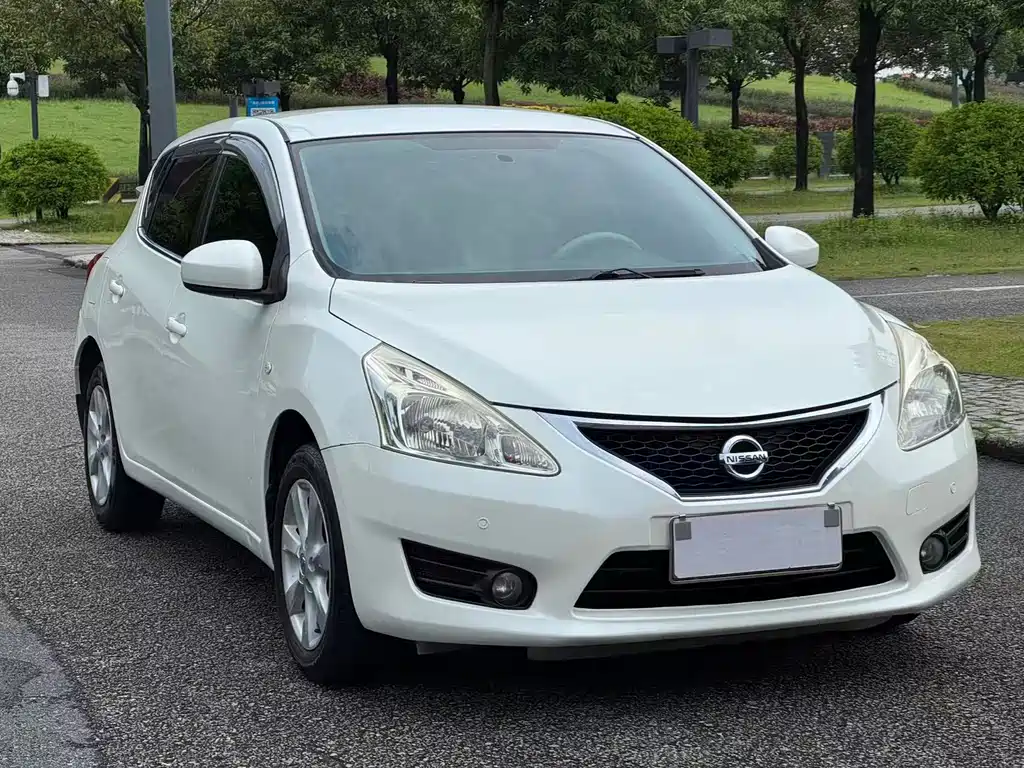 Nissan Tiida — миниатюра 3