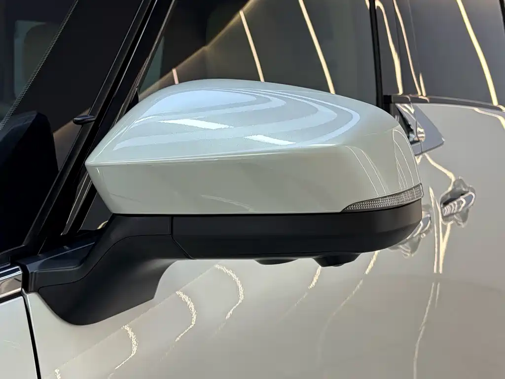 Toyota Alphard — миниатюра 6