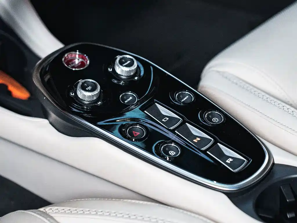 McLaren GT — миниатюра 11