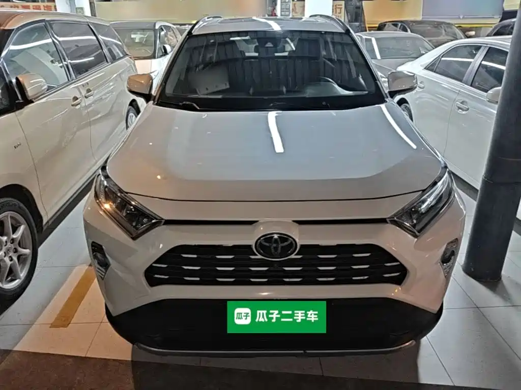 Toyota RAV4 — миниатюра 3