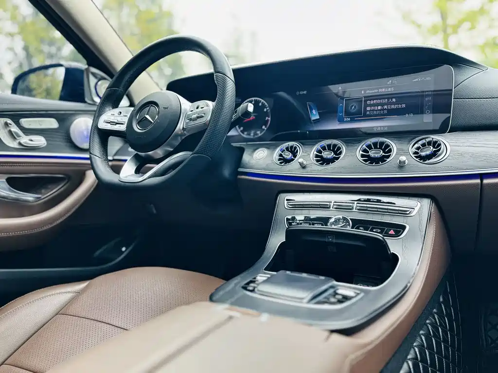 MERCEDES-BENZ E CLASS