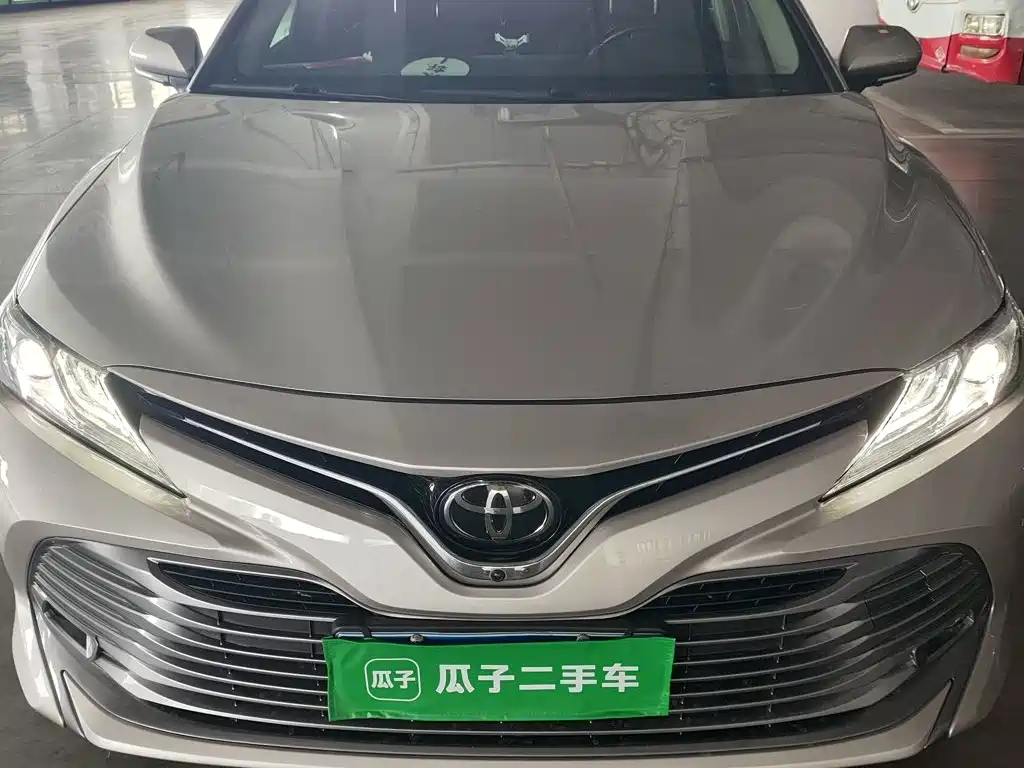 Toyota Camry — миниатюра 8