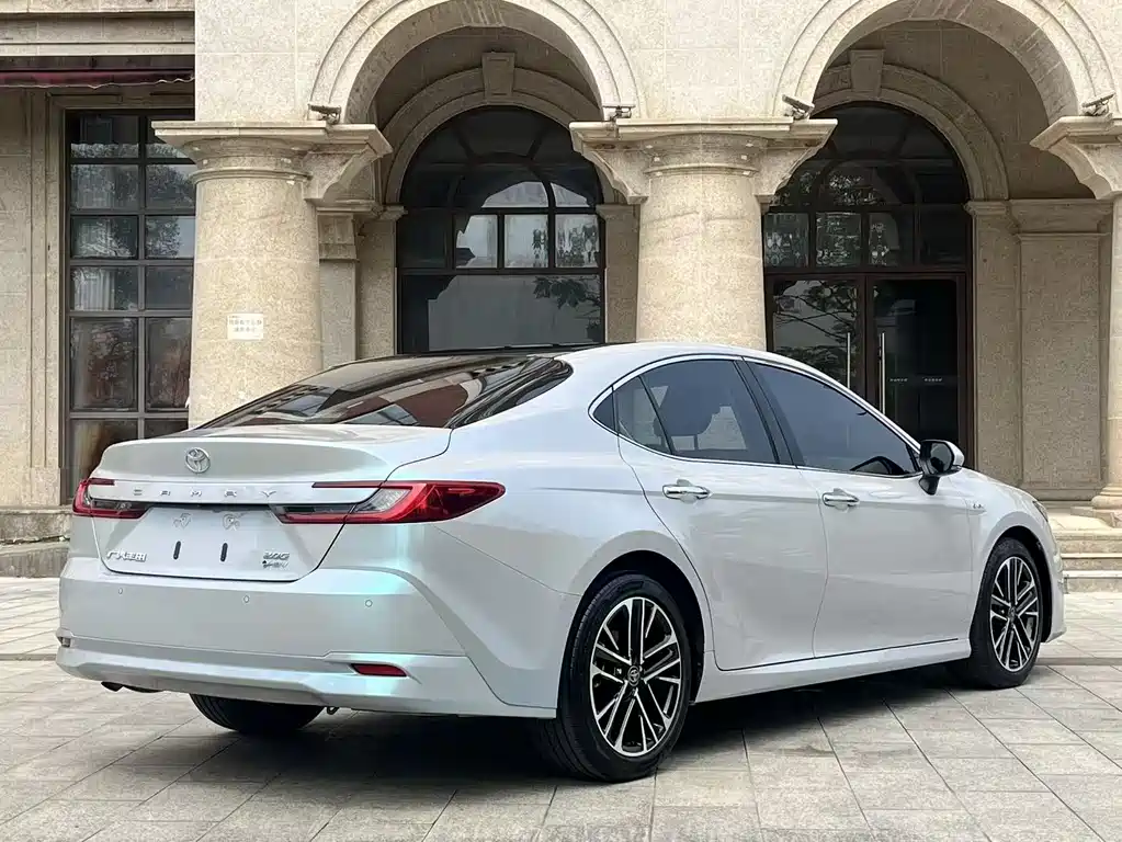 TOYOTA CAMRY
