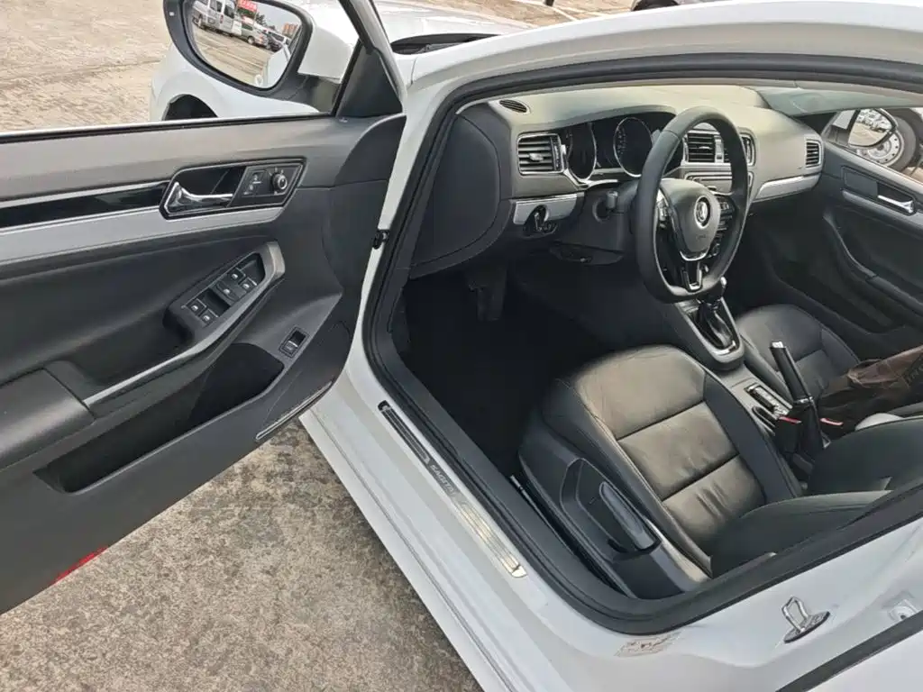Volkswagen Sagitar — миниатюра 16