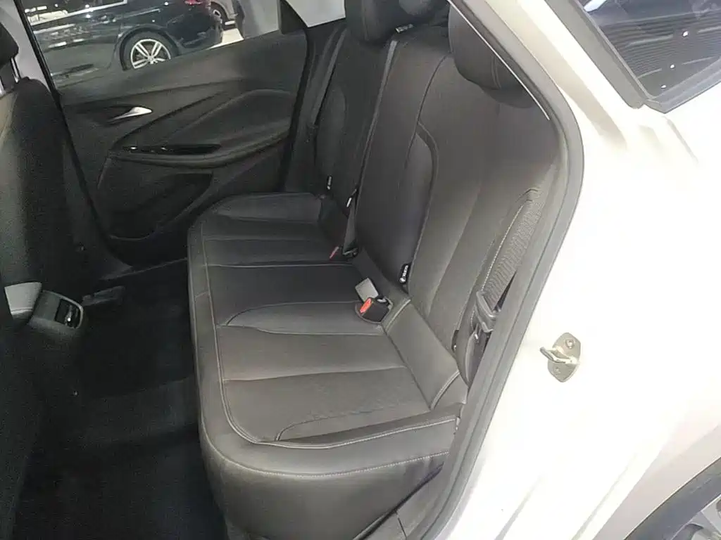 Buick Verano — миниатюра 17