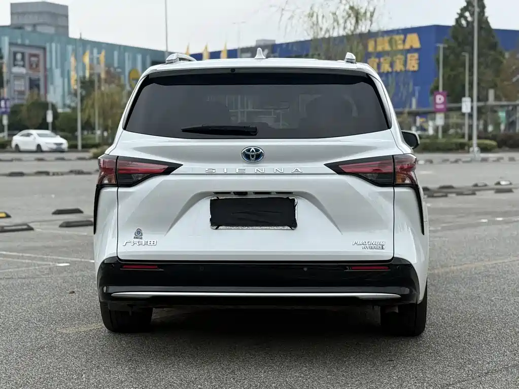 Toyota Sienna — миниатюра 6