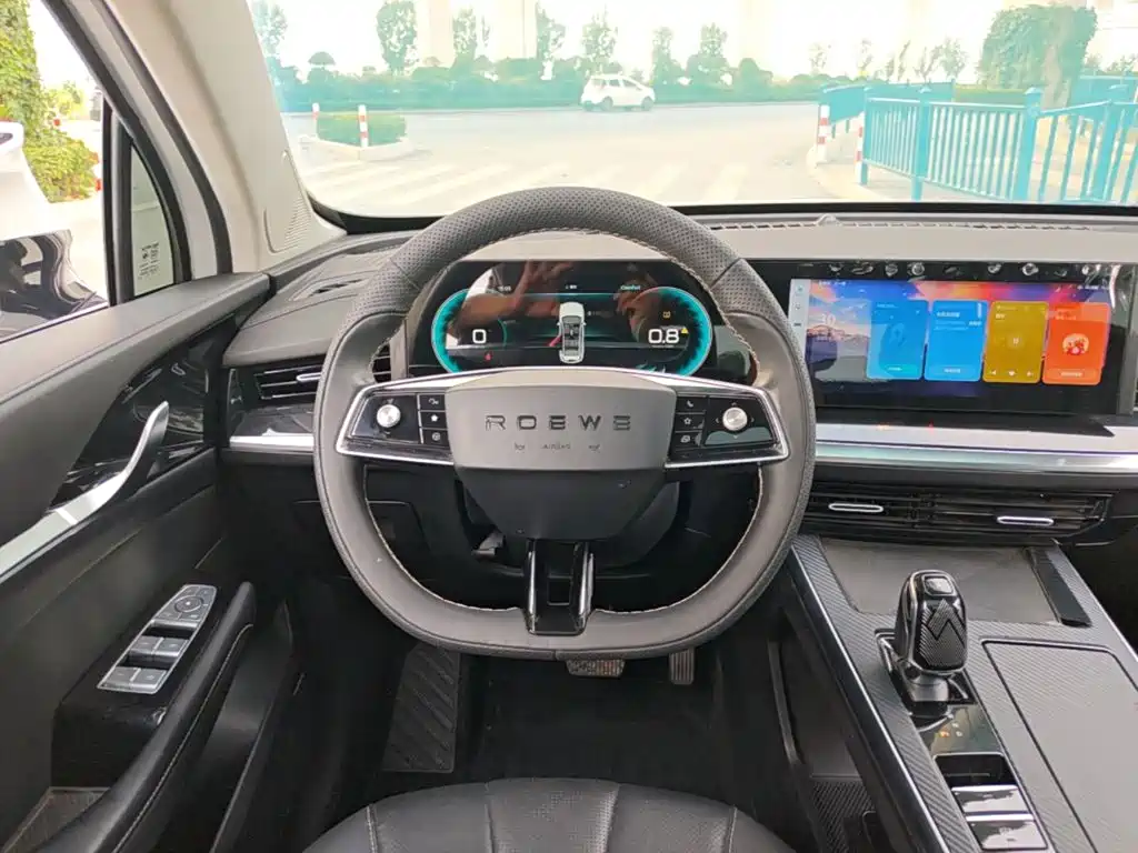 Roewe RX5 MAX — миниатюра 11