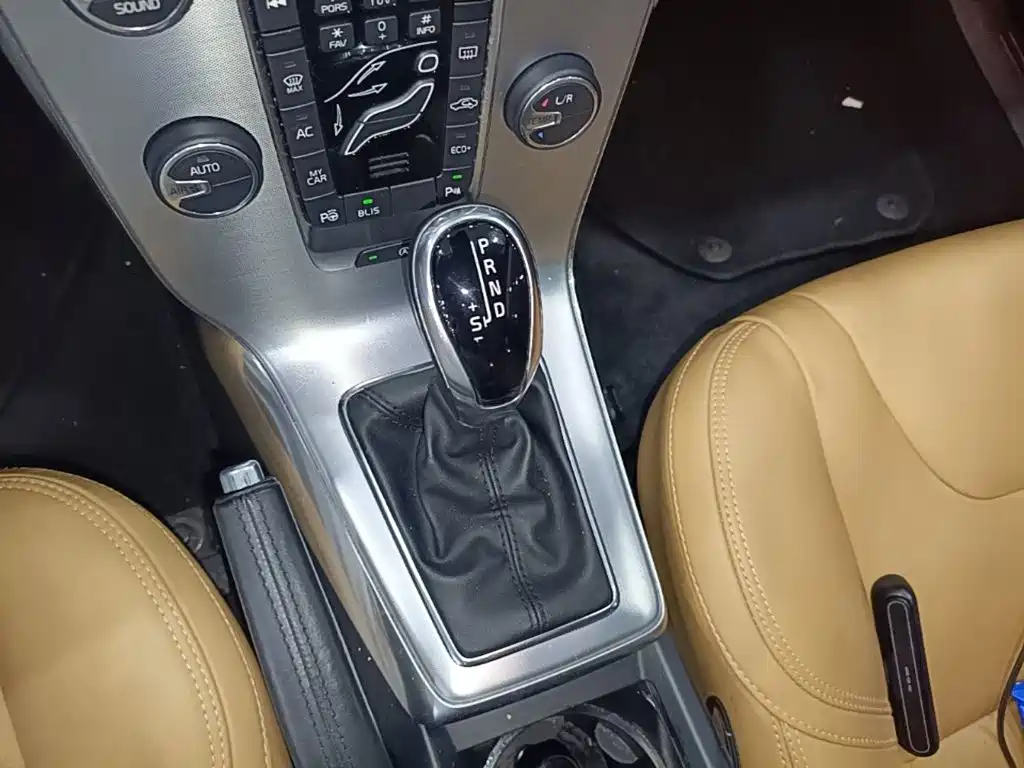 Volvo V40 — миниатюра 14