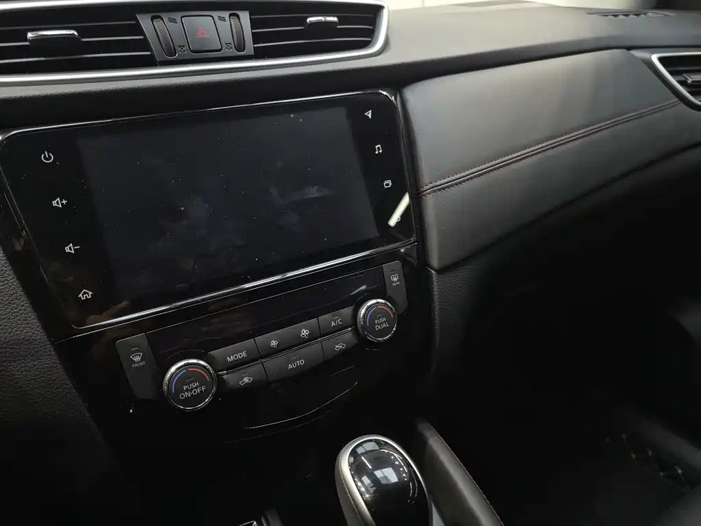 Nissan Qashqai — миниатюра 19