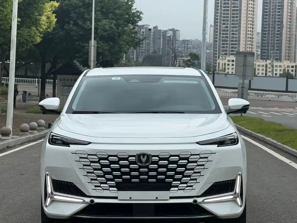 Changan UNI-K iDD — миниатюра 2