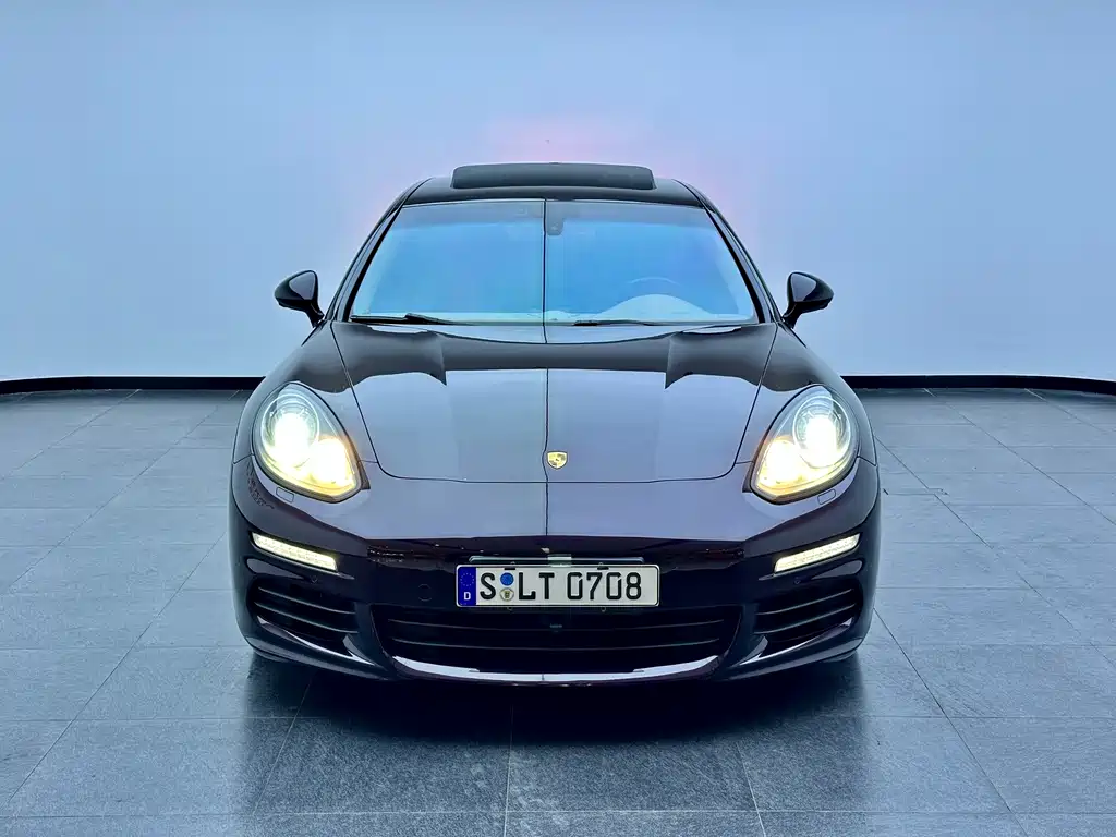 Porsche Panamera — миниатюра 2
