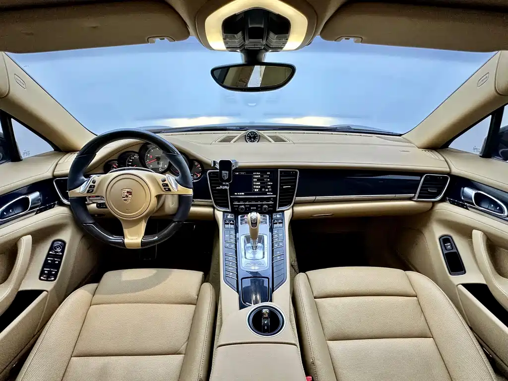 Porsche Panamera — миниатюра 7