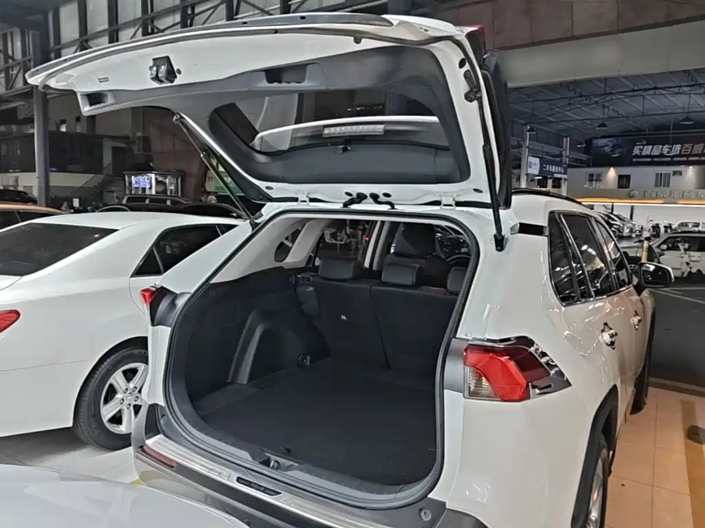 Toyota RAV4 — миниатюра 19
