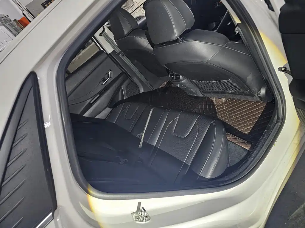 Hyundai Elantra — миниатюра 6