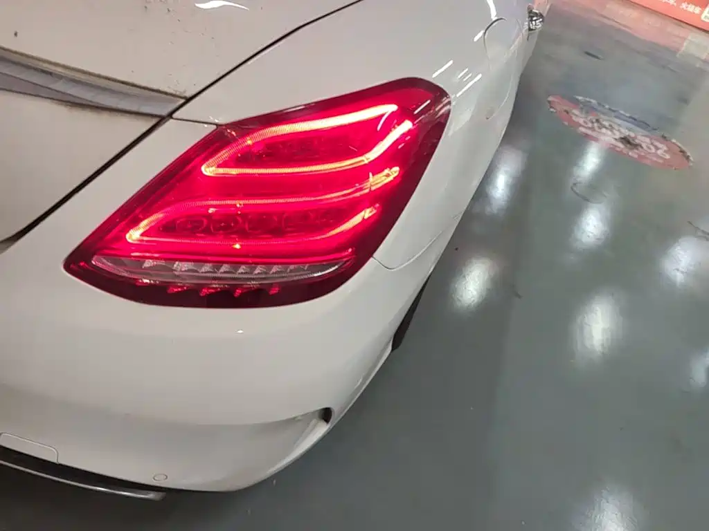 Mercedes-Benz C-Class — миниатюра 8