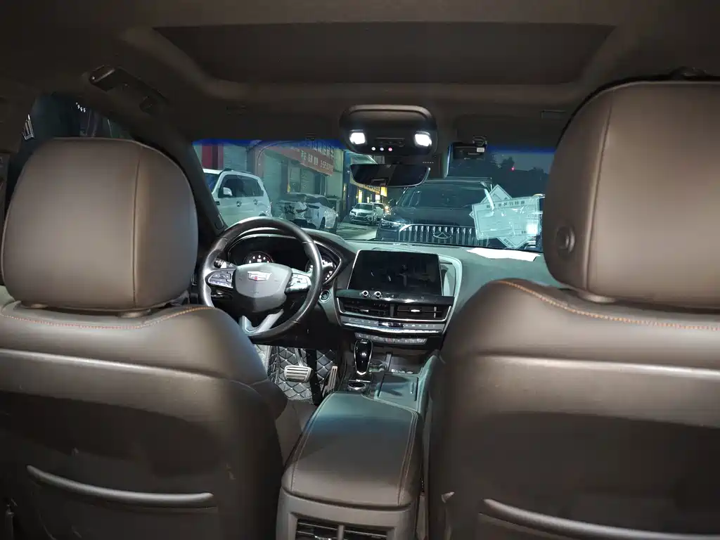 Cadillac CT5 — миниатюра 9