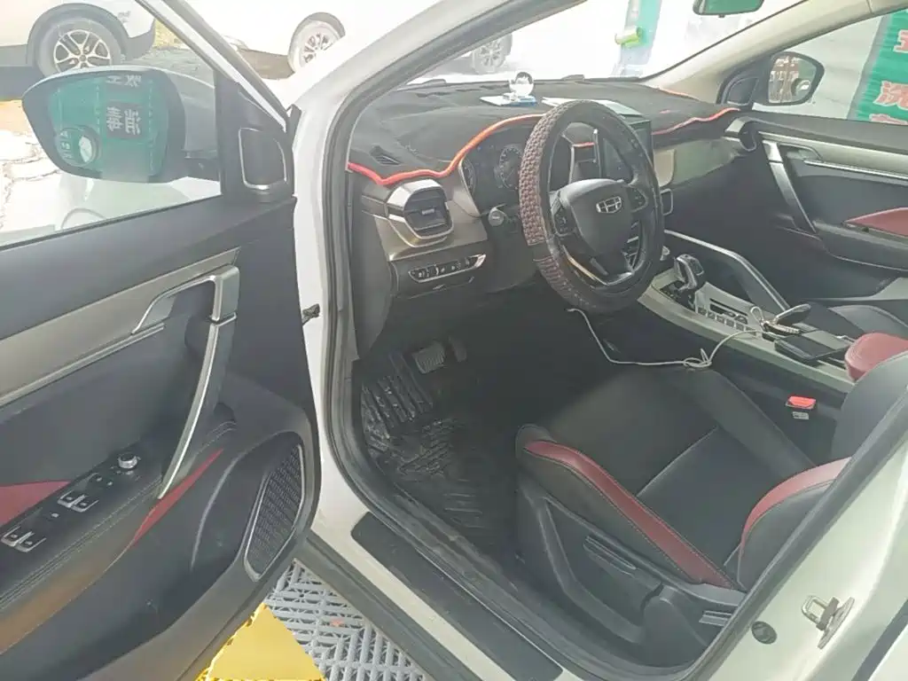 Geely Binyue — миниатюра 16