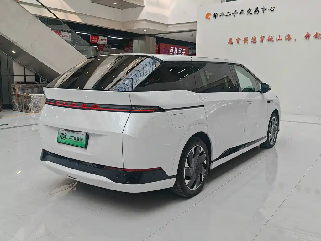 XPeng X9 — миниатюра 8