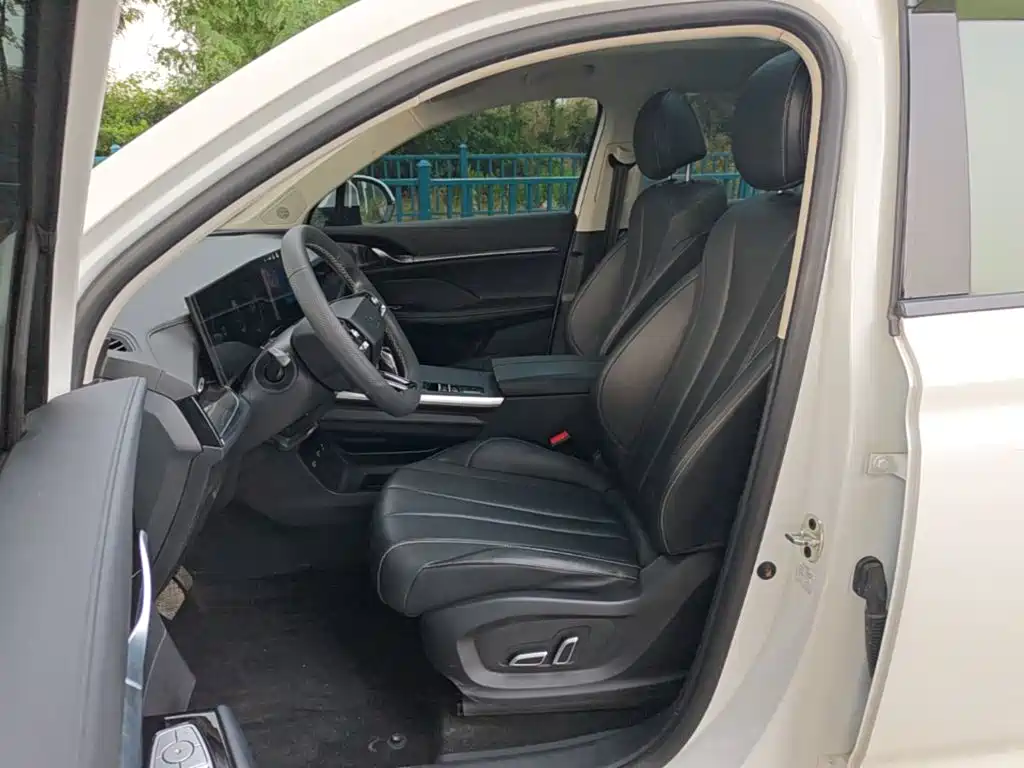 Roewe RX5 MAX — миниатюра 15