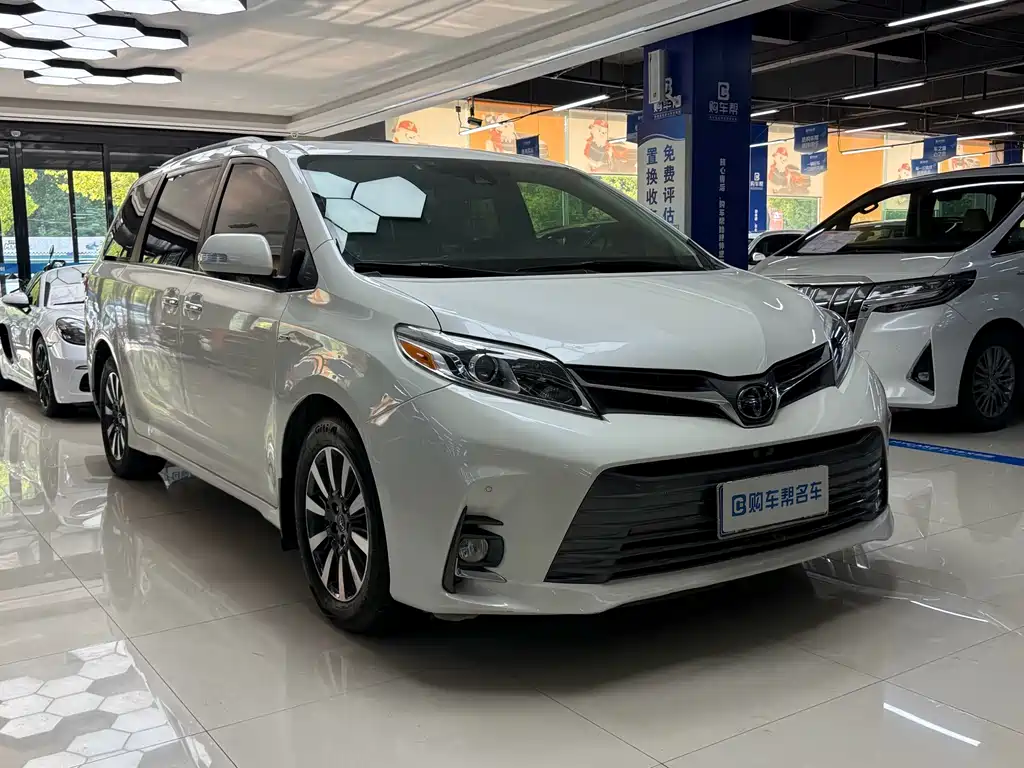 Toyota Sienna — миниатюра 3