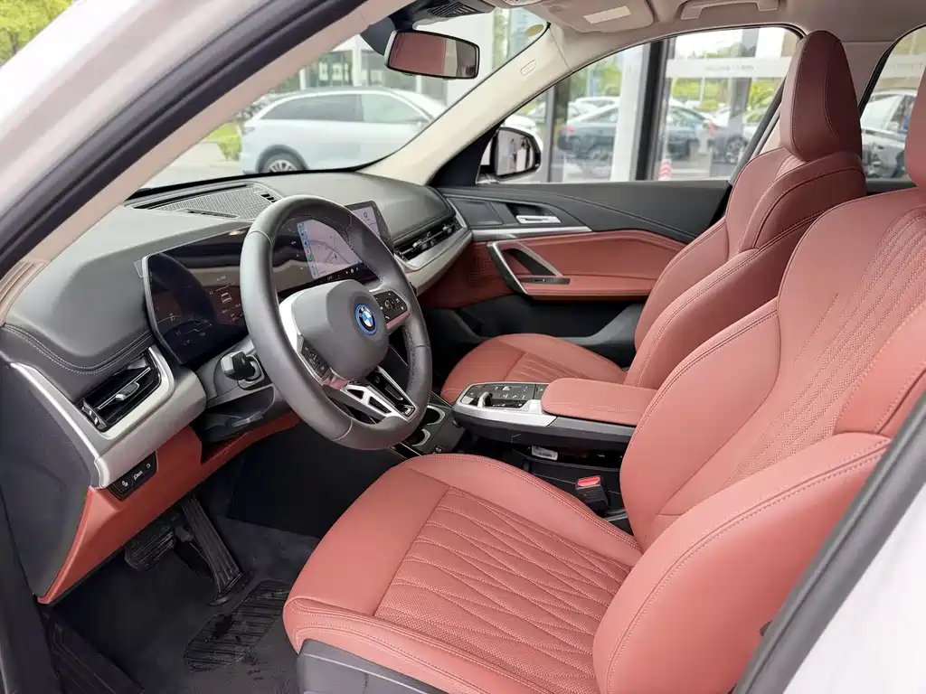 BMW iX1 — миниатюра 8