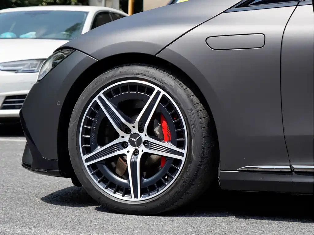 Mercedes-Benz EQE AMG — миниатюра 8