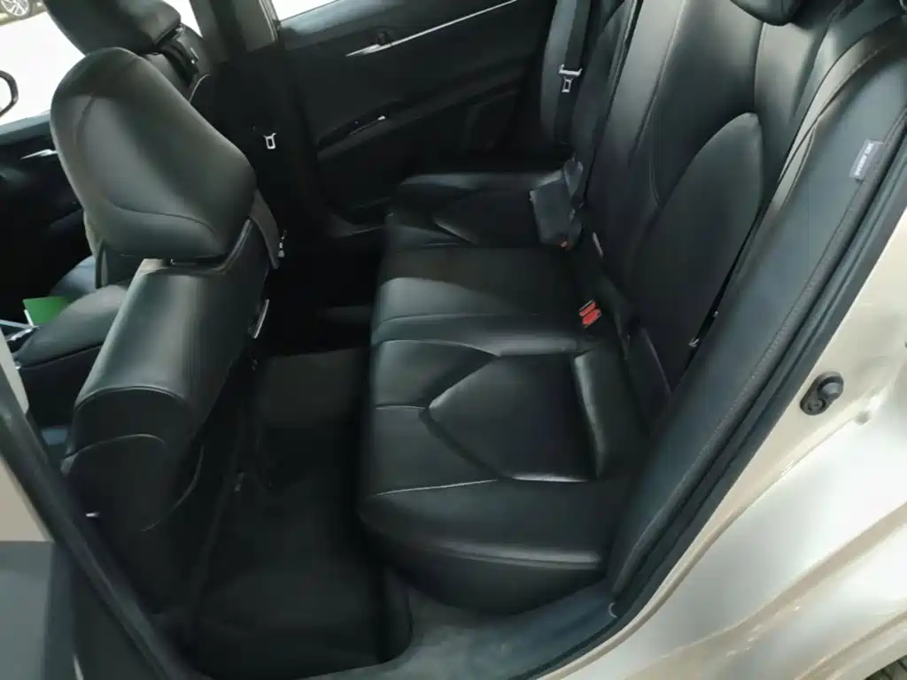 Toyota Camry — миниатюра 17