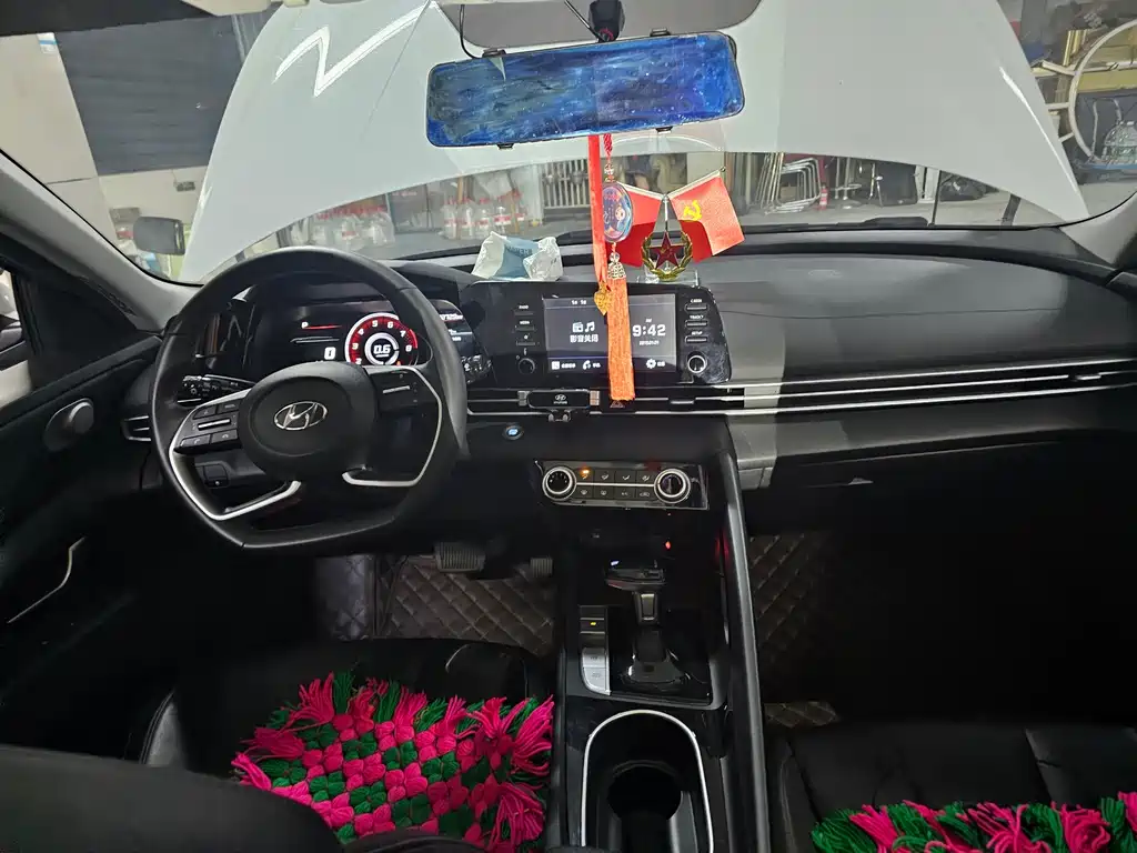 Hyundai Elantra — миниатюра 5