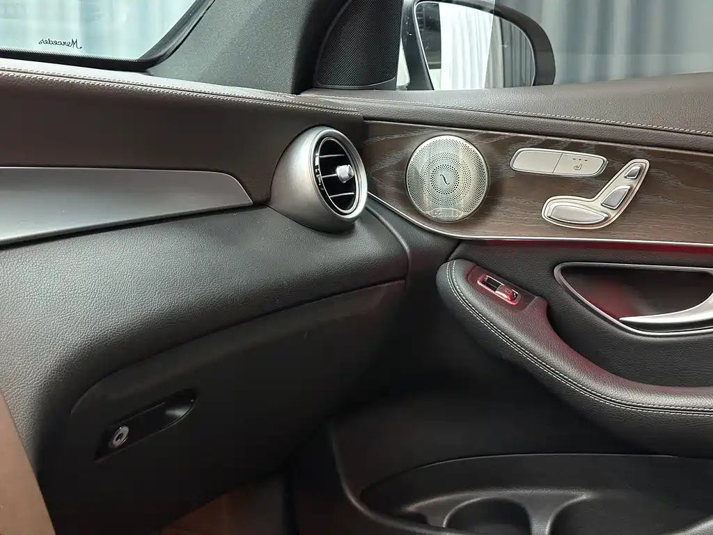 Mercedes-Benz GLC — миниатюра 16