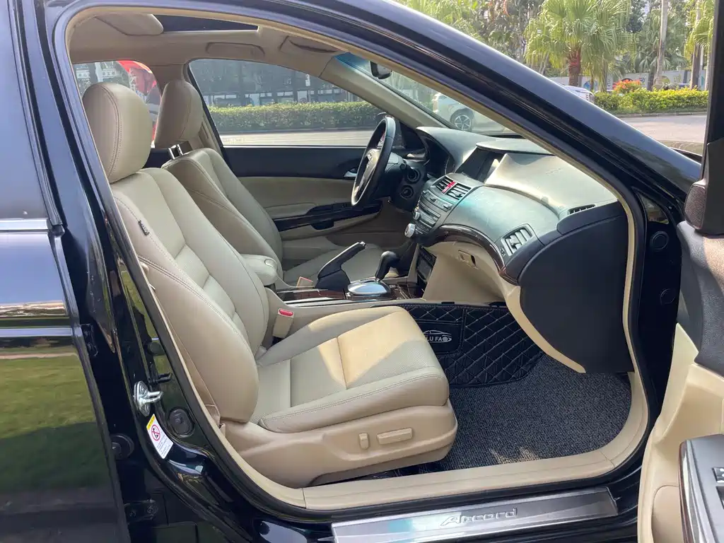 Honda Accord — миниатюра 14