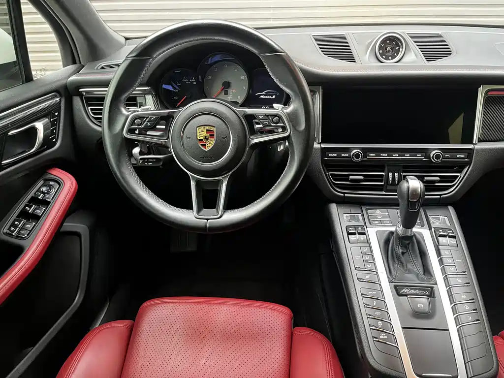 Porsche Macan — миниатюра 16