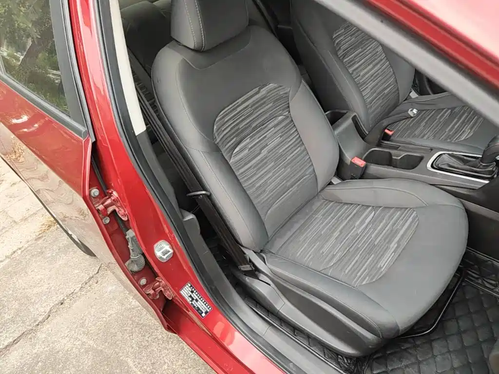 Chevrolet Cavalier — миниатюра 25