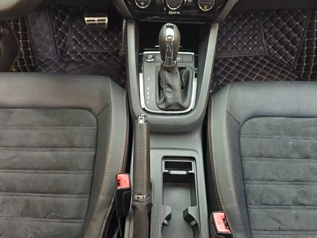 Volkswagen Sagitar — миниатюра 27