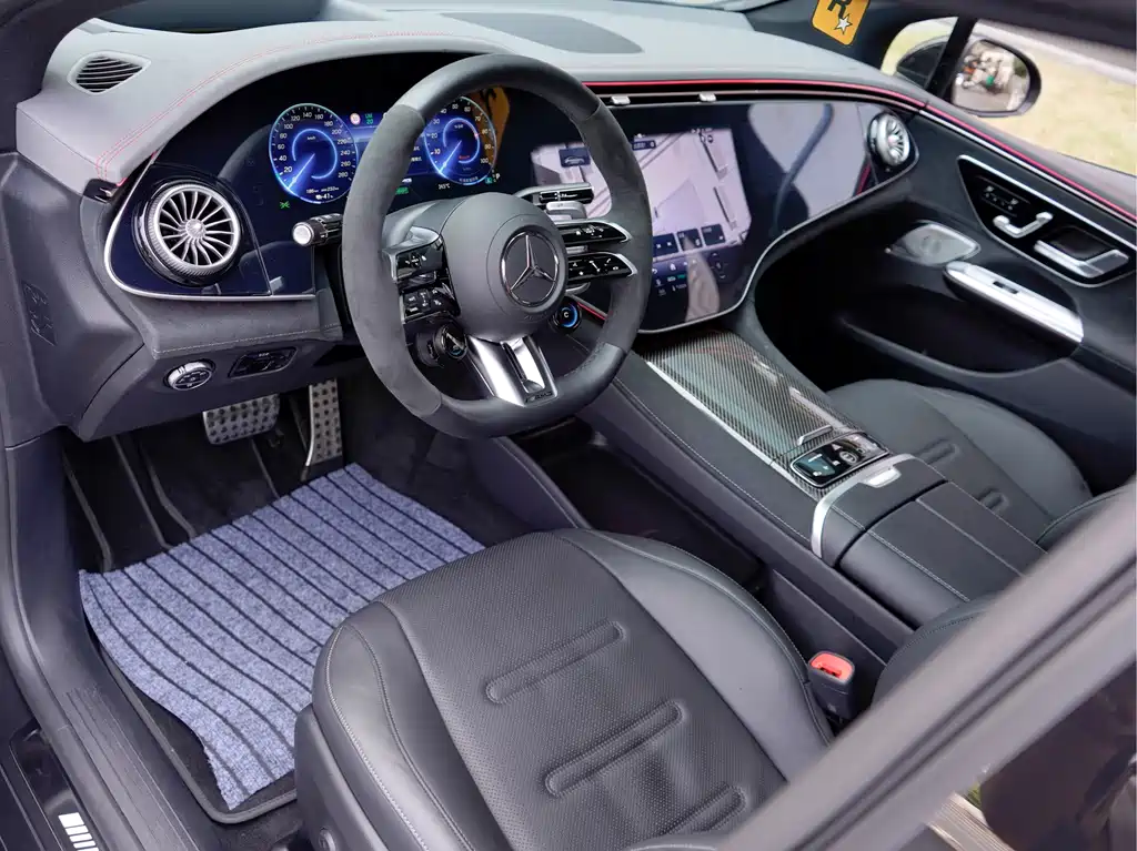 Mercedes-Benz EQE AMG — миниатюра 10