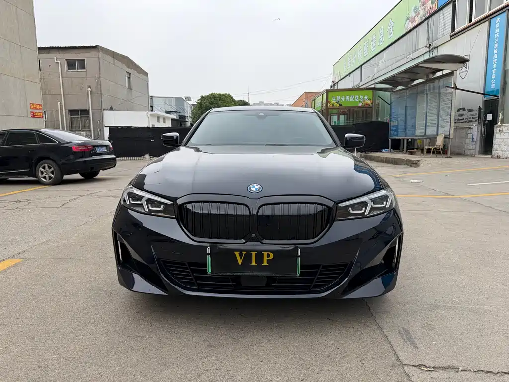 BMW i3 2025 eDrive 35 L