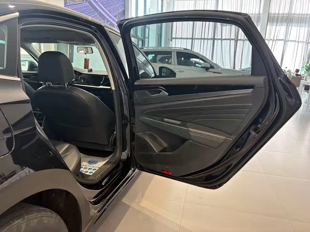 Volkswagen Passat — миниатюра 10