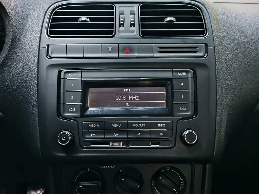 Volkswagen Polo — миниатюра 16