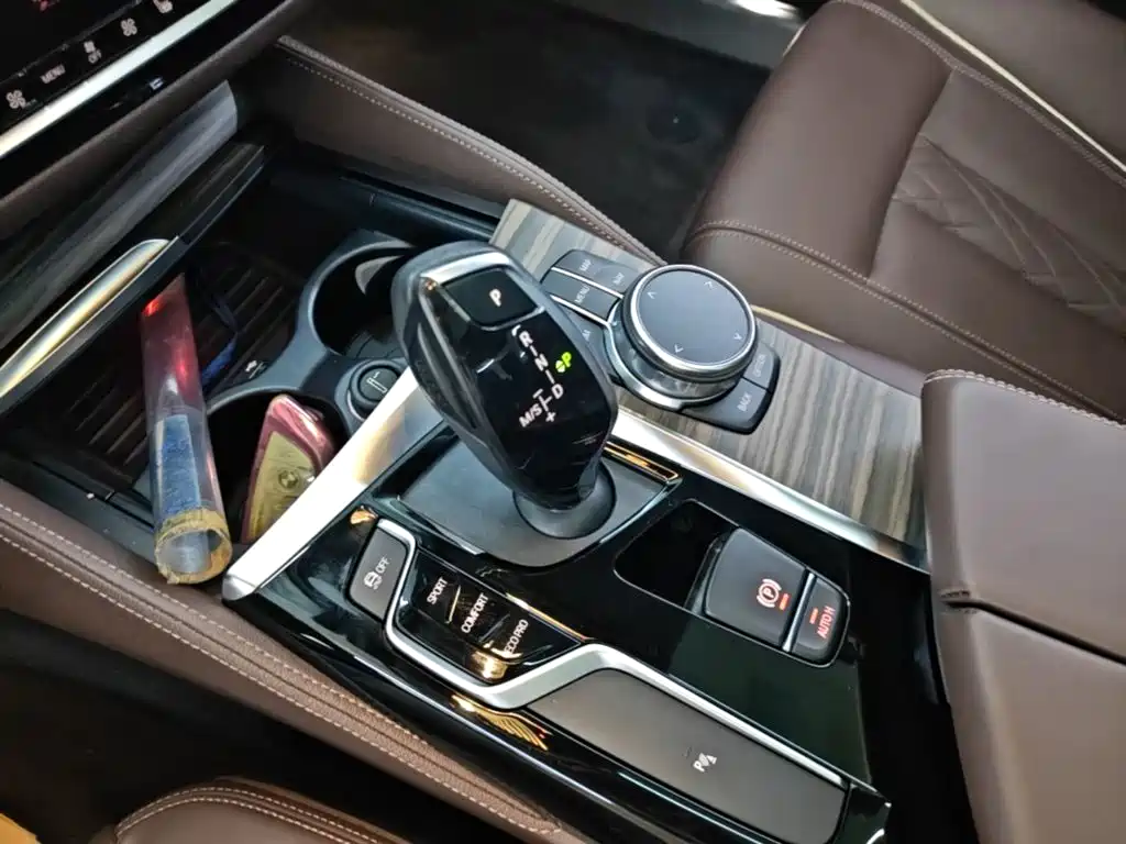 BMW 5 Series — миниатюра 14