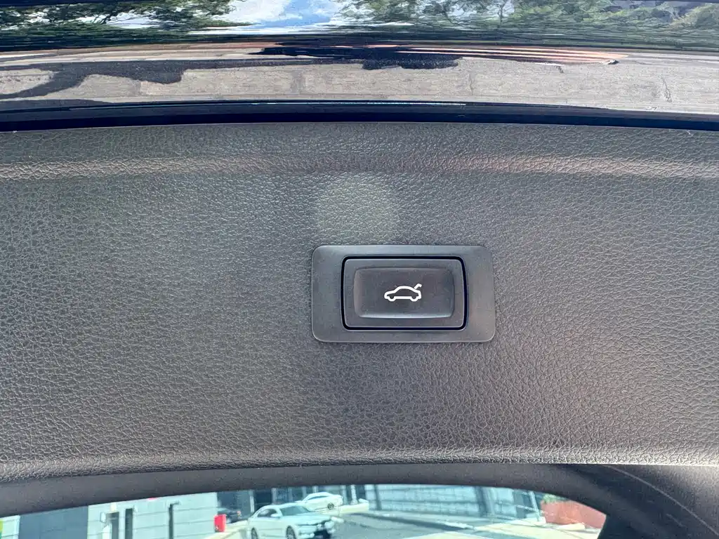 Audi Q5L — миниатюра 32